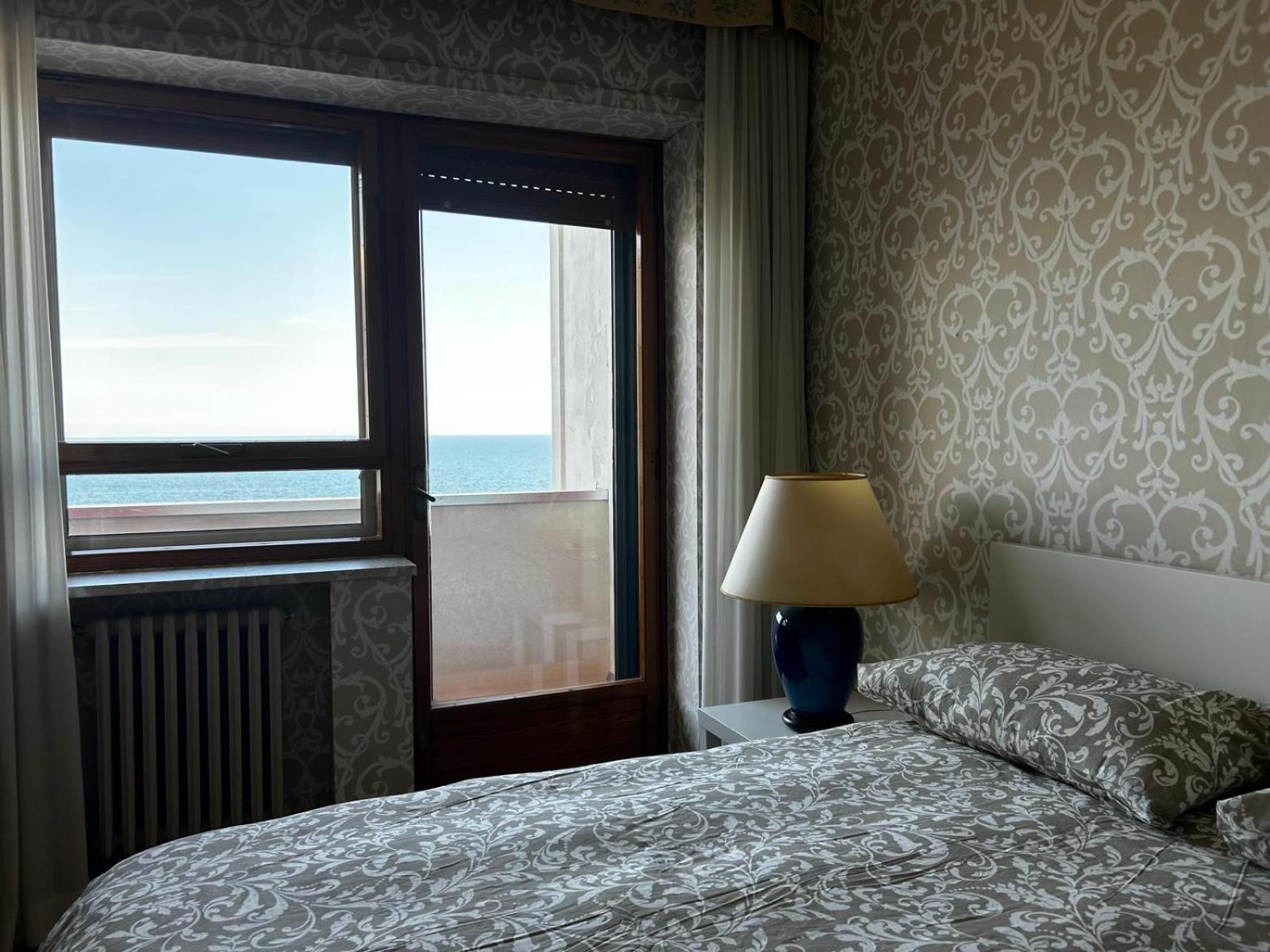 Front Beach Apartment - 3 Bedrooms Bari Buitenkant foto