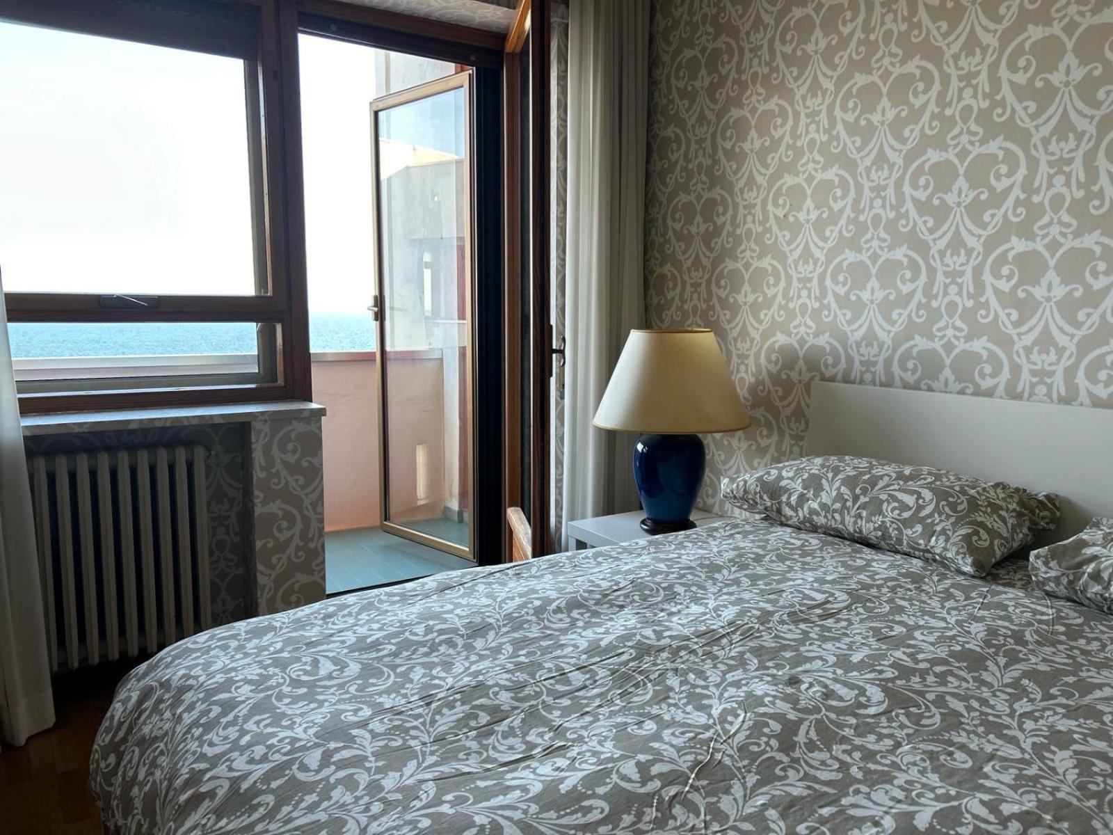 Front Beach Apartment - 3 Bedrooms Bari Buitenkant foto