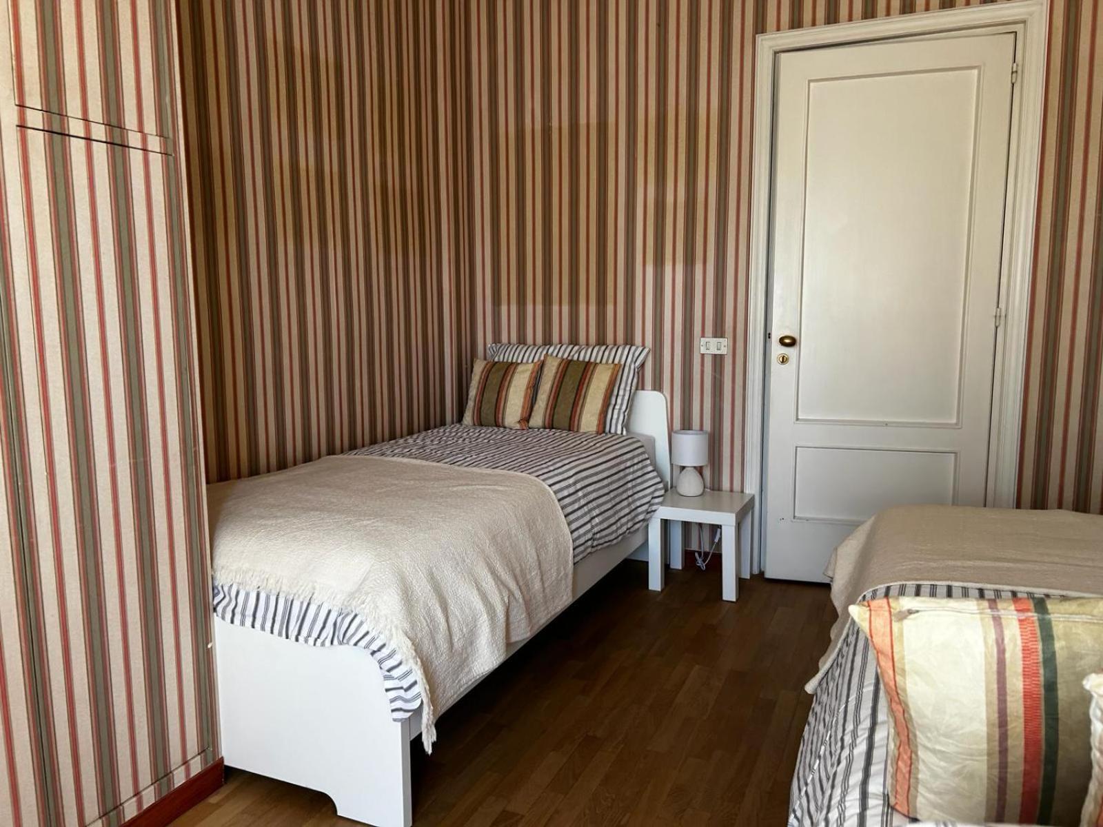 Front Beach Apartment - 3 Bedrooms Bari Buitenkant foto