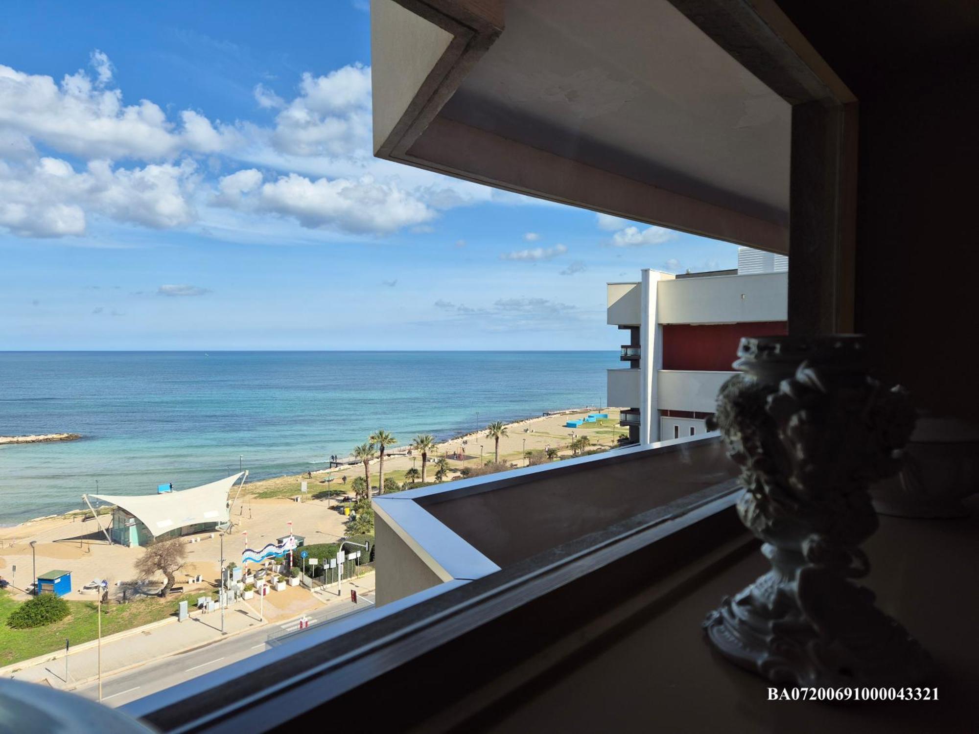 Front Beach Apartment - 3 Bedrooms Bari Buitenkant foto