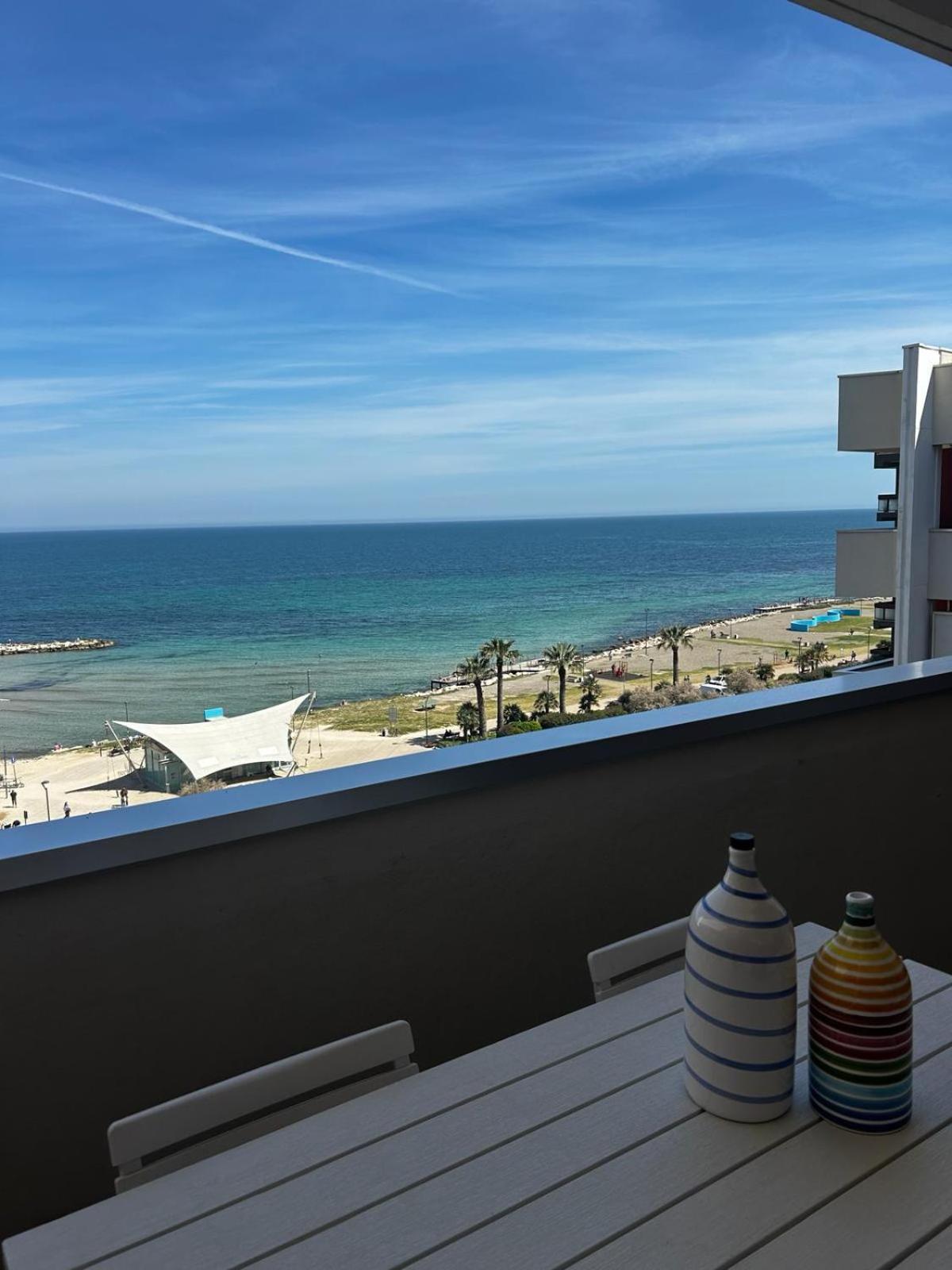 Front Beach Apartment - 3 Bedrooms Bari Buitenkant foto